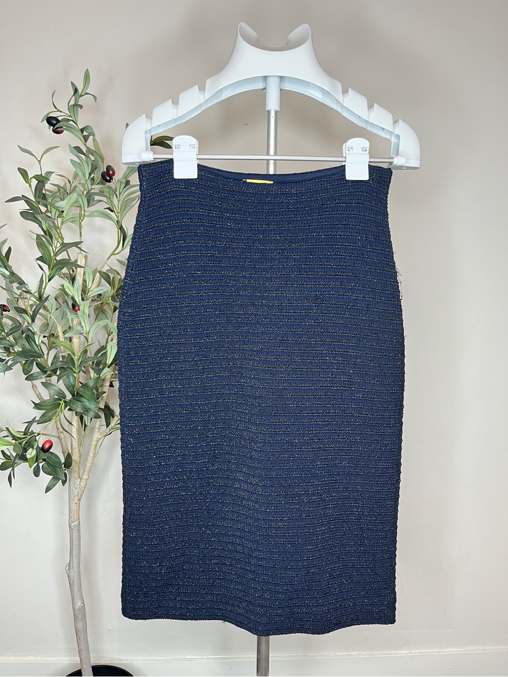 St. John Navy Textured Knit Pencil Skirt